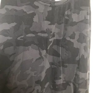 Lululemon Black Camo Tank Top size 6 thumbnail 2