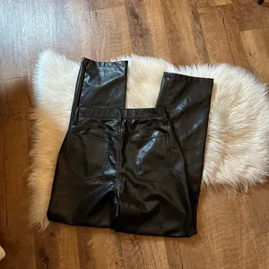 Curve Love Vegan Leather 90s Straight Leg Pant thumbnail 7