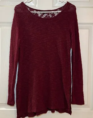 American‎ Eagle Outfitters Women’s Burgundy Long Sleeve Sweater Size Medium thumbnail 1