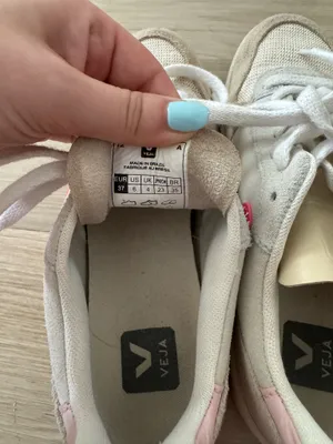 VEJA Sneakers thumbnail 4