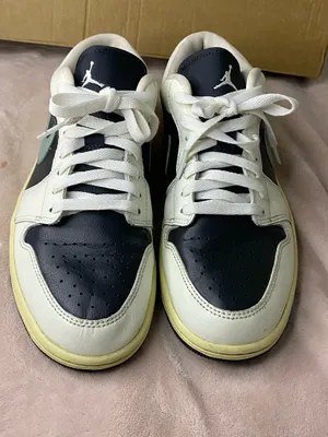 Nike Air Jordan 1 Low Women Shoes Size 9 thumbnail 2