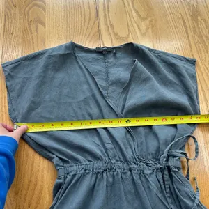 Theory Short Sleeve‎ Linen Blend Wrap Front Romper Size 8 Gray Minimalist thumbnail 8