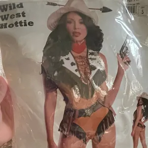 NEW Wild West Hottie Cowgirl Outlaw Sexy Costume Size Small thumbnail 5