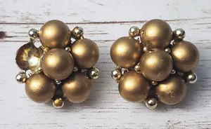 Vintage Lisner Clip On Earrings thumbnail 1