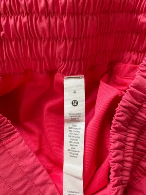 Lululemon Hotty Hot Shorts Lip Gloss High-Rise 2.5" thumbnail 4