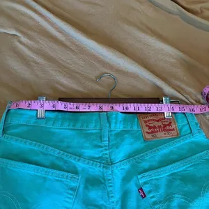 Levis Lime Green Rolled Denim Shorts Size 30 thumbnail 5