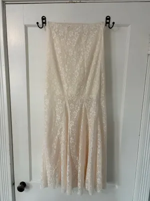 Prómesa Lace Fitted Mermaid Skirt thumbnail 2
