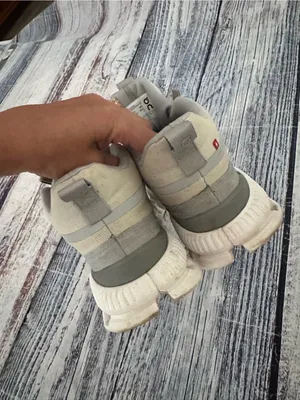 On Running Cloud Hi High-Top Sneakers Glacier Grey Women’s size 9 thumbnail 4
