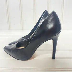 Vince Camuto Kain Black Leather Pointed Toe Stiletto Pumps Size 5M thumbnail 2