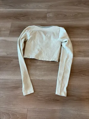 Urban Outfitters Crop Top thumbnail 2