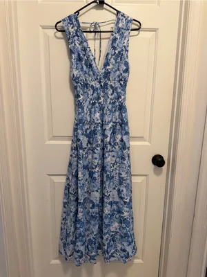 Abercrombie & Fitch Crinkle Textured Smocked Waist Maxi floral Dress Size Small thumbnail 2