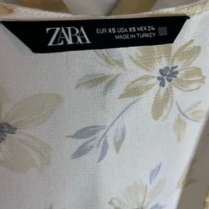 Zara Puff Sleeve Floral Button Front Top XS thumbnail 6