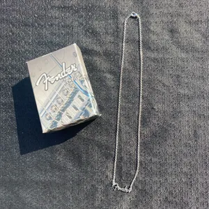 💎🩶 Vintage Y2K 2000s NWT Fender Monogram Statement Silver Tone Metal Pendant & Ball Chain Necklace $19.99 🩶💎 thumbnail 8