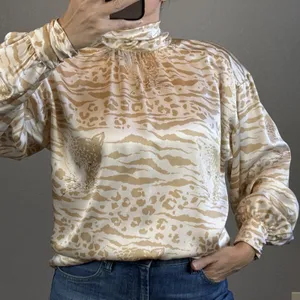 Escada Vintage Leopard Tiger Print Cream‎ Silk Blouse Top Size 36/6 Long Sleeve thumbnail 2