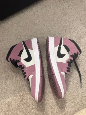 Nike Air Jordan 1 Mid SE Berry Pink Size 7.5 thumbnail 2
