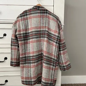 Jolt Oversized Plaid Coat. Size Small. EUC thumbnail 6