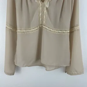 MILANO Vintage 90s Creme Beige Coquette Lace Wide Sleeve Semi Sheer Flowy Blouse thumbnail 3