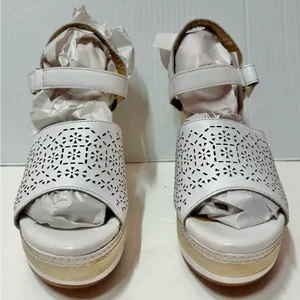 Clarks Collection Zia Graze White Leather and Tan Platform Wedge Sandals Size 6M thumbnail 2