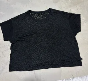 Lululemon Black Women's Short Sleeve cropped Tee thumbnail 1