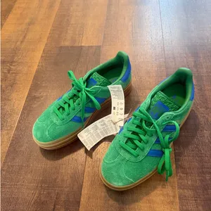 adidas Gazelle Indoor Green Blue Gum Sneakers Women's Size 6.5 thumbnail 4