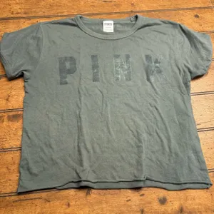 Victoria's Secret Women's Pink Crop Top Short Sleeve Tee Shirt Velour Graphic‎ S thumbnail 1