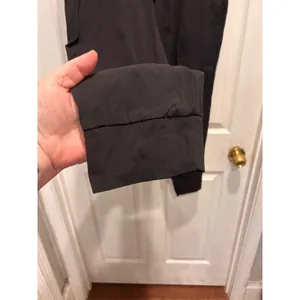 Athleta Pants Trekkie North Jogger Womens 12 Travel Hiking Gym Zip Pockets Black thumbnail 4