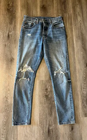 Levi’s 501 Ripped Jeans thumbnail 1