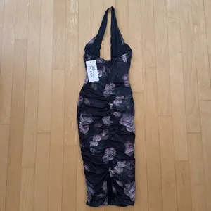 Oh Polly Ornella ruched plunge black floral midi dress thumbnail 4