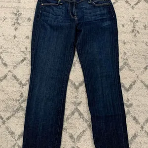 7 for all mankind zippers straight leg jeans. Size 28. In great condition. thumbnail 4