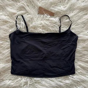 Skims Fits Everybody Cropped Cami Onyx Size XL thumbnail 2
