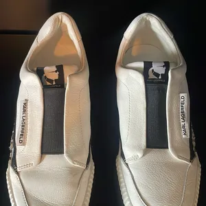KARL LAGERFELD PARIS Josie Leather White Black Slip-On Sneakers $129 EUC Wmn’s 7 thumbnail 5