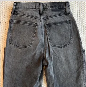 Abercrombie & Fitch The 90s Straight Ultra High Rise Jeans thumbnail 3