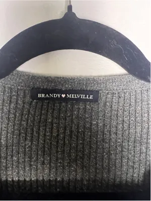 Brandy Melville Gray Ribbed Cropped Cardigan Y2K Model Off Duty Preppy thumbnail 2