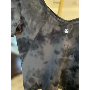 Lululemon Gray Tie-Dye Cropped Top Barre Luxury Workout V Neck Gym Athleisure 6 thumbnail 4