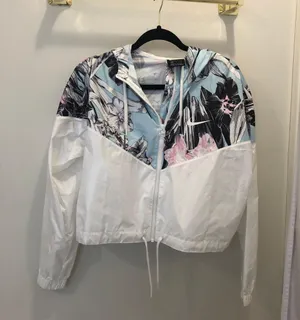 Nike Colorful Floral Cropped Windbreaker thumbnail 2