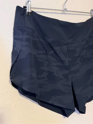 ATHLETA Run With It Reflective Printed 3.5" Short Black Camo‎ Lux Size Large thumbnail 4