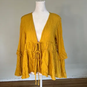 Easel Los Angeles Mustard Yellow Swiss Dot Tie Front Ruffle Peplum Blouse L thumbnail 6