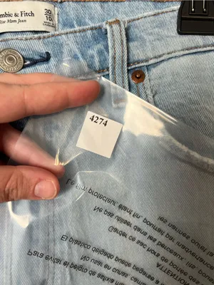 Abercrombie & Fitch Woman’s‎ Size 10 Light Wash Women’s High Rise Mom Jeans thumbnail 9