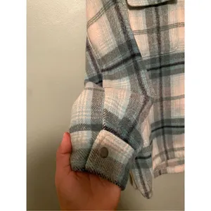 Old Navy Transitional Plaid Utility Shacket Green Size Large thumbnail 3