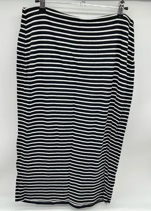Old Navy Black and White Striped Jersey Knit Pencil Skirt-Size L thumbnail 1