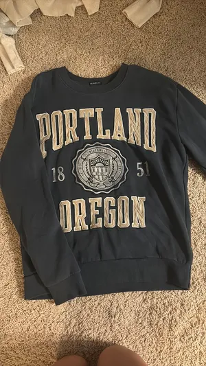 Oversized Hollister Sweater thumbnail 4