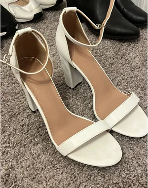 White heels Size 9 thumbnail 1