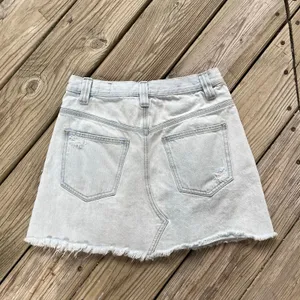 Free People We The Free Women's Light Wash Pleated Denim Mini Skirt Size 26 thumbnail 2