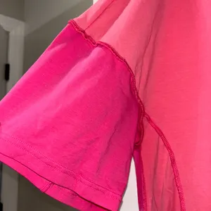 2 Tone Pink Short Sleeve Top Women's Medium thumbnail 3