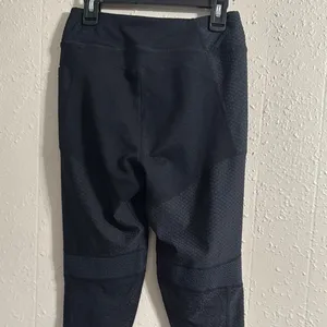 Gymshark Black Leggings Sleek Athletic Wear thumbnail 6