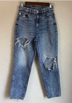 American Eagle Curvy Mom Jean Distressed Acid Wash High Rise Jeans Size 0 thumbnail 1