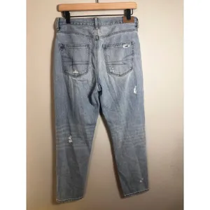 American Eagle Mom Jean Light Wash Distressed High Rise Ripped Denim Blue Sz 4S‎ thumbnail 5