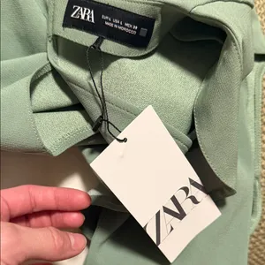 NWT Zara Light Green Sleeveless cut out Top thumbnail 4