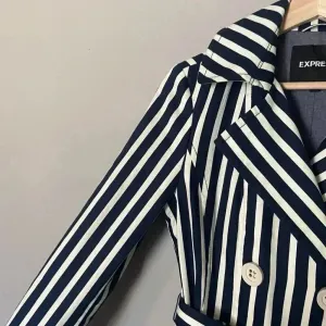 Express Women's S Blue White Striped Pleated Back Trench Coat Size Small Preppy‎ thumbnail 6