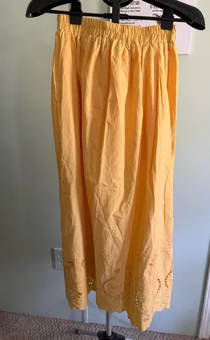 Moon River Women’s Yellow Eyelet Maxi Skirt Size XS thumbnail 2